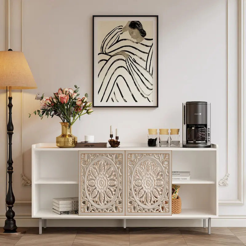 Meuble de rangement d'appoint avec détails en bois sculpté