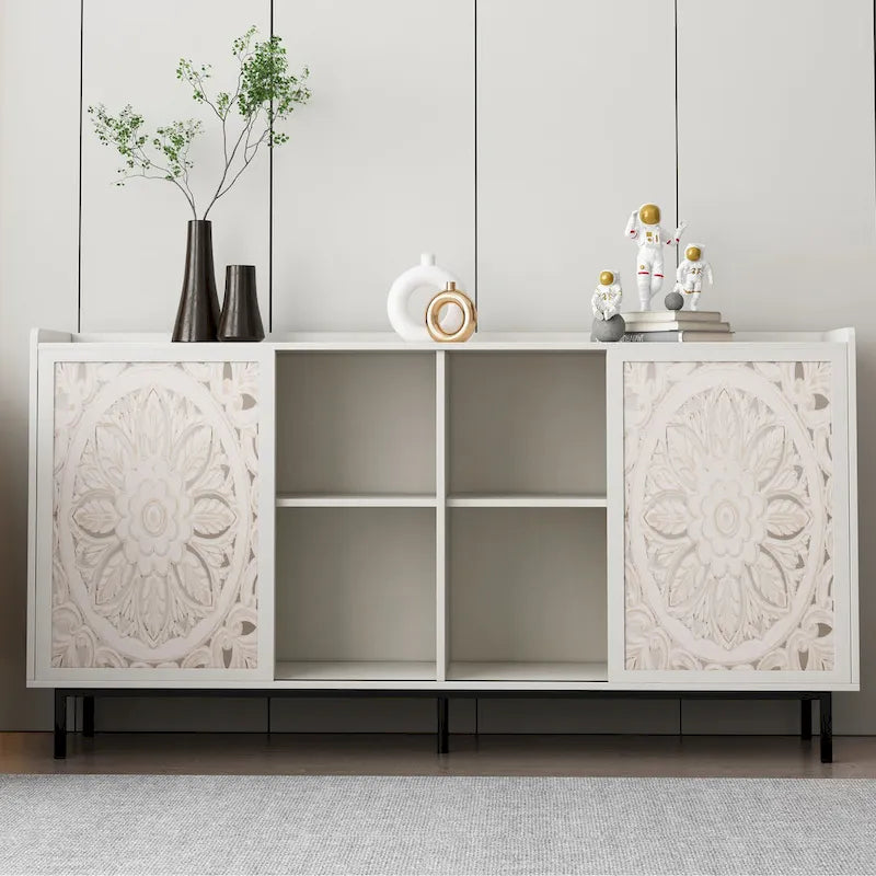 Meuble de rangement d'appoint avec détails en bois sculpté